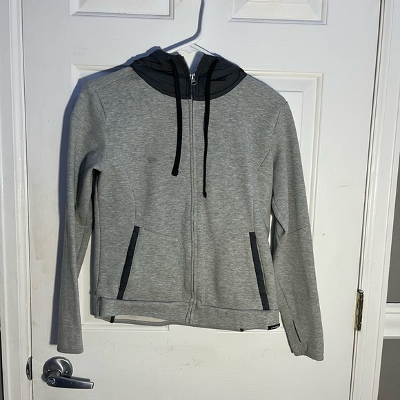 Sporty zip up - Picture 1 of 2